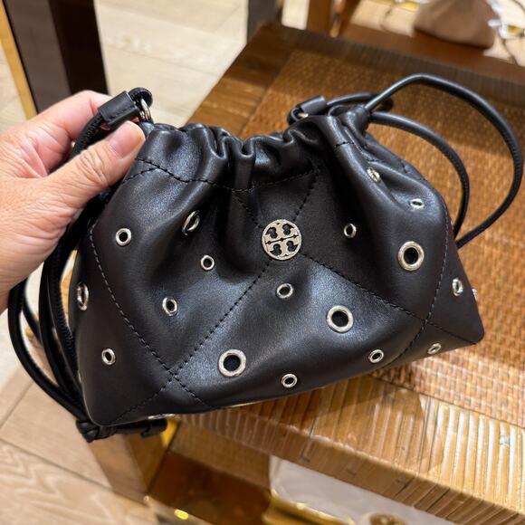 Tory Burch Willa E/W Drawstring Bag 175932 Black $550 - Picture 4 of 9